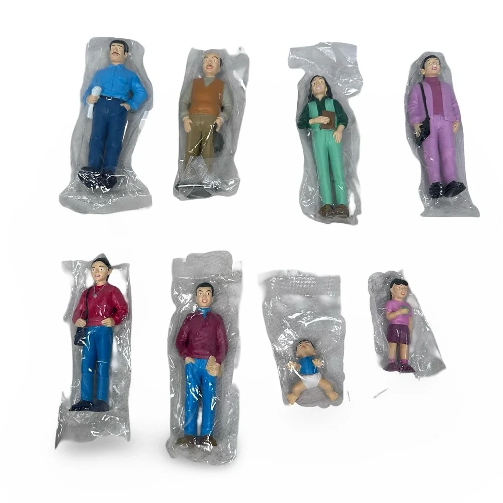 Creative Minds Pretend Play Hispanic Spanish Family Figures‎ Set of 8 New Sealed